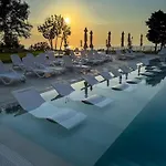 Apartment Allure Panoramicsea View,pool & Spa,free Parking,varna