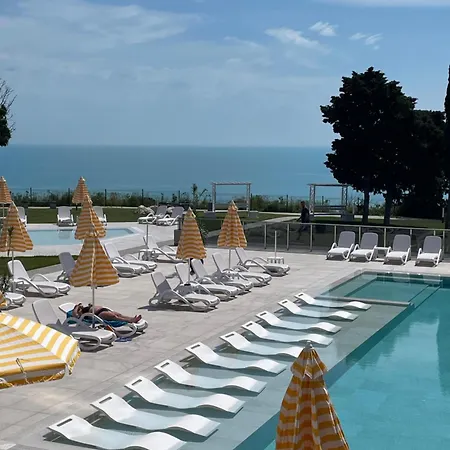 Allure Panoramicsea View,pool & Spa,free Parking,varna Апартаменты